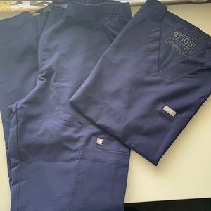 Men’s medium navy blue scrub set